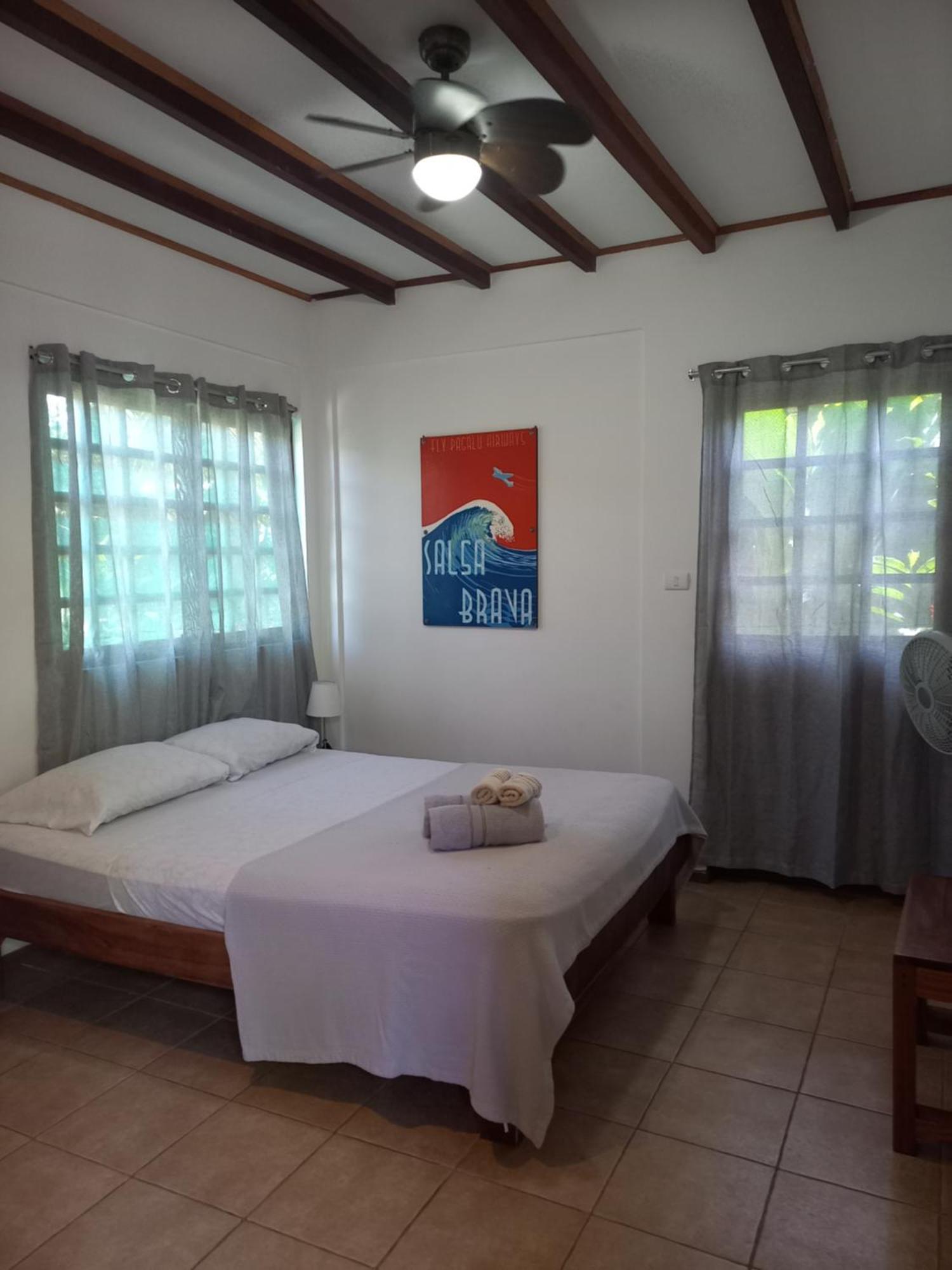 Pagalu Hostel Puerto Viejo de Talamanca ภายนอก รูปภาพ
